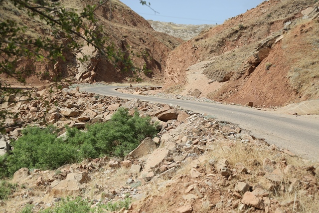 شرکت نفت و گاز مسجدسلیمان پروژه عام المنفعه ایمن سازی جاده روستای گچ خلج ذیلایی را استارت زد