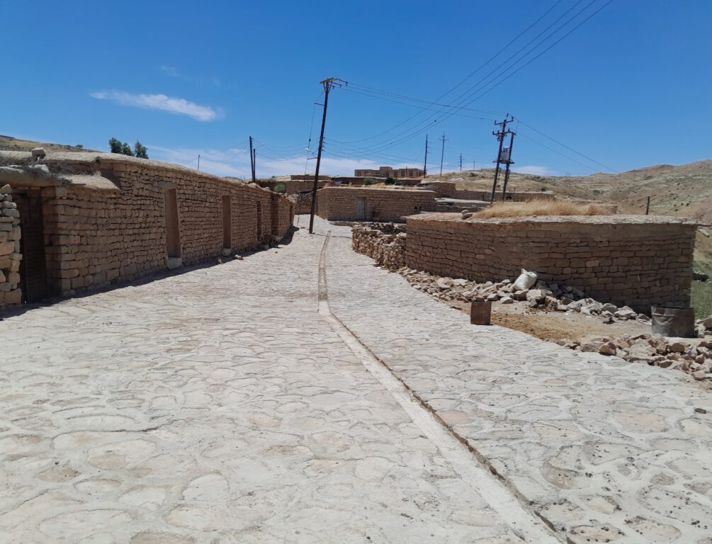 اتمام سنگفرش روستای دوبلوطان شهرستان مسجدسلیمان با اعتبار ۱۰ میلیارد ریال