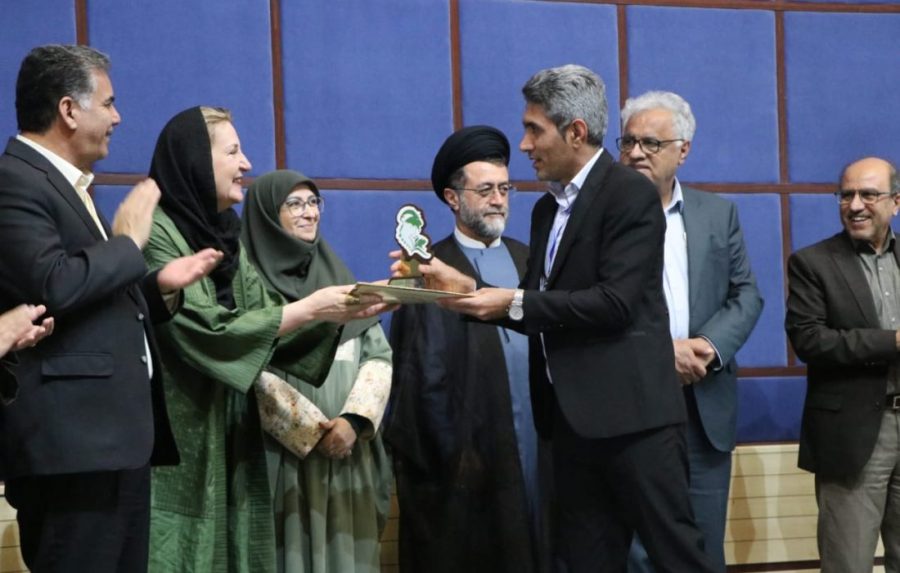 جوان مسجدسلیمانی ایده پرداز برتر سومین همایش پارک های ملی و مناطق تحت حفاظت