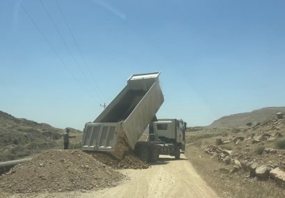 تحرک عمرانی در راه‌های روستایی بخش گلگیر / پروژه آسفالت محور تاچکر کلید خورد