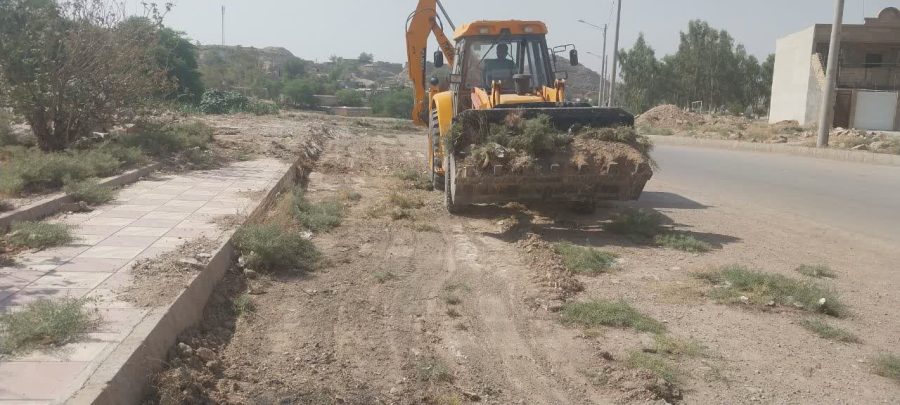 عملیات نخاله‌برداری و پاکسازی حدفاصل مسیر سی‌برنج تا نمره دو و اطراف بیمارستان ۲۲ بهمن انجام شد