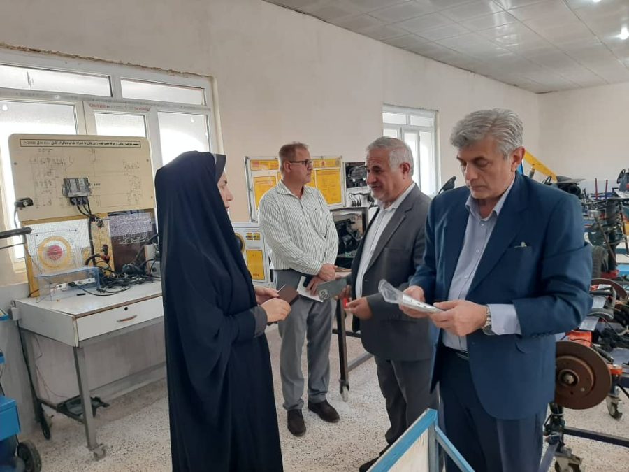 بازدید نمایندگان شرکت ملی نفت ایران از مرکز فنی و حرفه‌ای مسجدسلیمان / ارزیابی میدانی از تجهیزات آموزشی تأمین‌شده از محل مسئولیت‌های اجتماعی