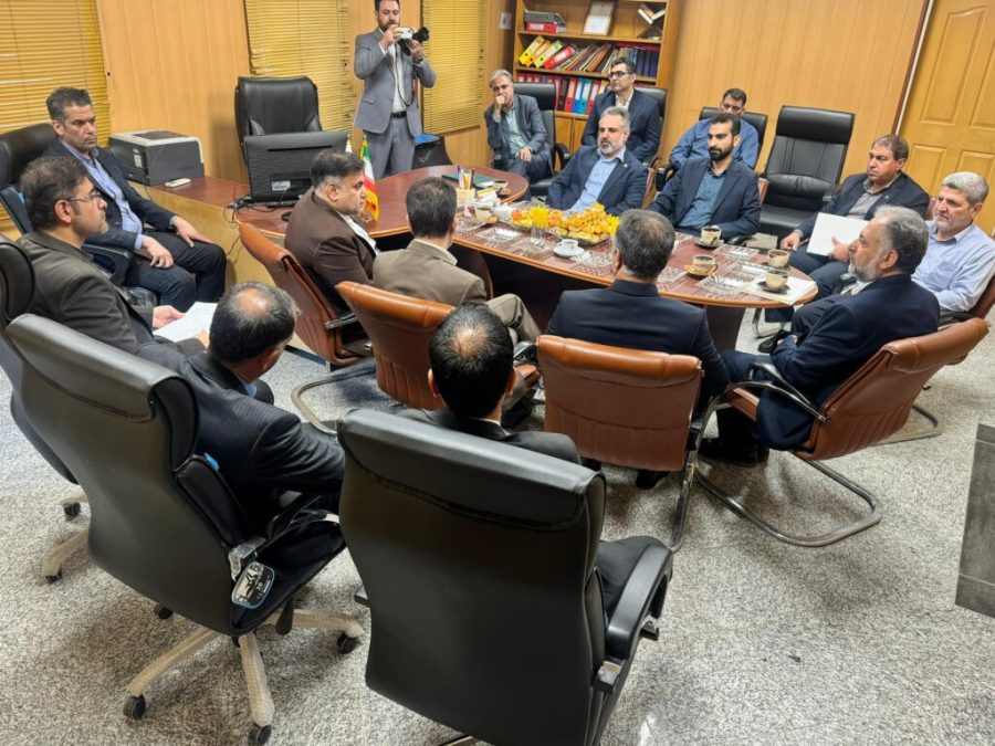 بازدید فرماندار شهرستان مسجدسلیمان از بانک ملی مرکزی شهرستان