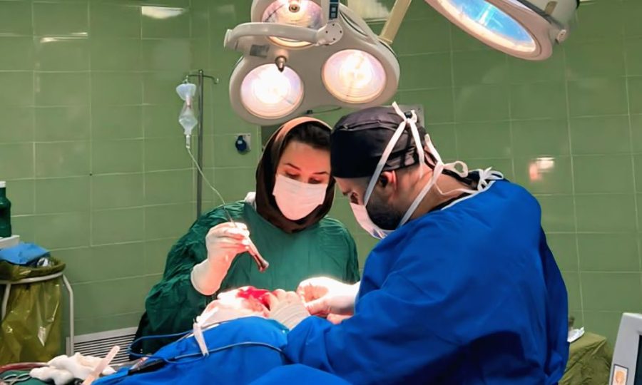 خارج‌سازی موفقیت‌آمیز توده سرطانی از مغز بیمار ۷۵ ساله در بیمارستان ۲۲ بهمن مسجدسلیمان