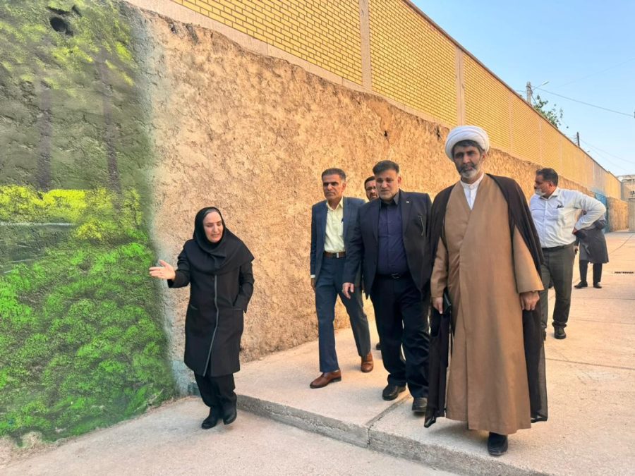 بازدید فرماندار شهرستان مسجدسلیمان از مدرسه استعدادهای درخشان فرزانگان مسجدسلیمان