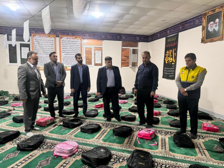 تهیه تعداد ۲۰۹ بسته نوشت افزار جهت  توزیع بین دانش آموزان بخش گلگیر