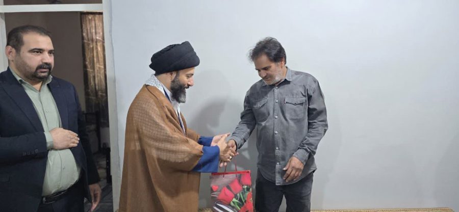 دیدار حجت الاسلام موسوی امام جمعه مسجدسلیمان با خانواده شهیدان موسوی‌فرهادی و محمد حسینی‌فر