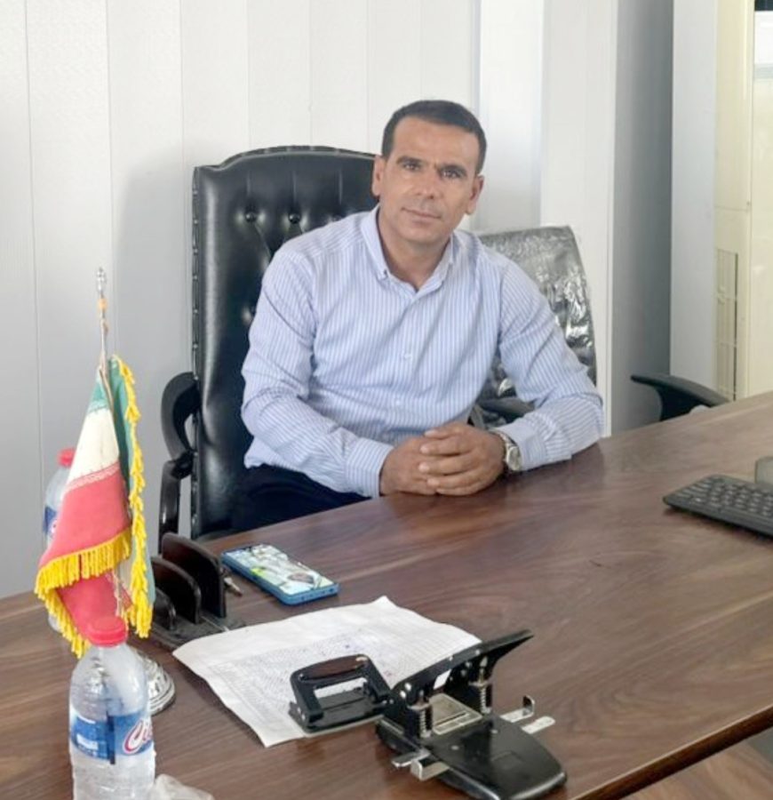 تقدیر رئیس شورای شهر گلگیر از مدیر اداره برق شهرستان مسجدسلیمان در پی انجام پروژه روشنایی و جابجایی پایههای فرسوده