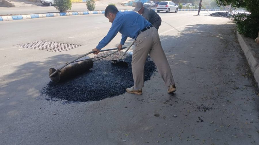 بهسازی و ترمیم گسترده معابر شهری مسجدسلیمان در مسیرهای پرتردد