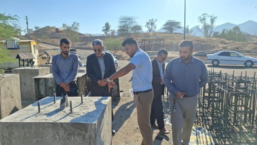 بازدید میدانی شهردار و معاونت امور زیربنایی مسجدسلیمان از روند تکمیل پارک ۵۰ هکتاری تمبی