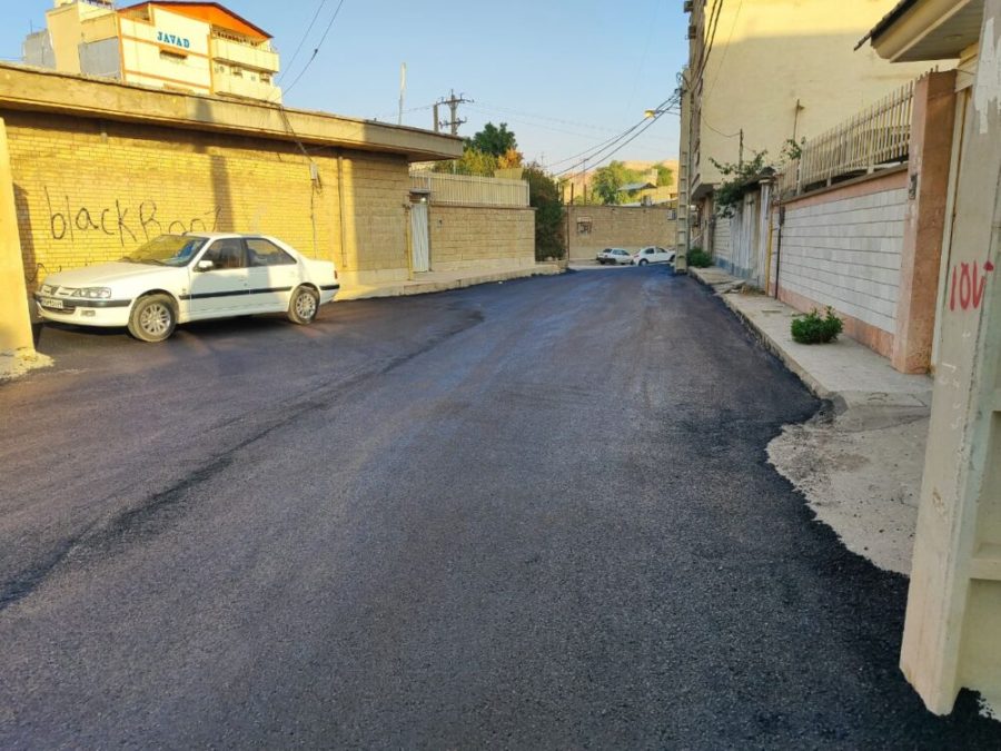 اجرای پروژه آسفالت‌ معابر منطقه دره اشکفت پشت دفتر هواپیمایی توسط شهرداری مسجدسلیمان