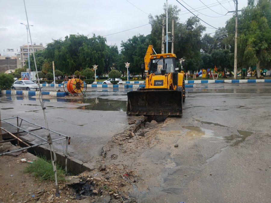 مدیریت و ساماندهی معابر در بارندگی‌های اخیر با حضور میدانی و اقدامات عمرانی شهرداری مسجدسلیمان