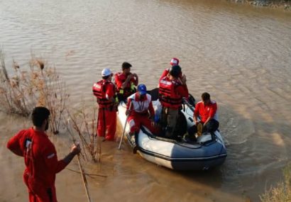 حضور مستمر تیم‌های امداد و نجات مسجدسلیمان در عملیات جست وجوی حادثه سیلاب بتوند