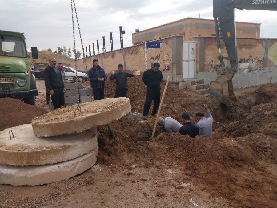 رفع مشکل آبگرفتگی جاده گلف با اقدام جهادی شهرداری مسجدسلیمان