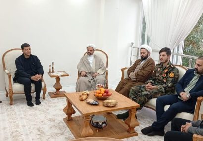 دیدار جمعی از مسئولان شهرستان مسجدسلیمان با مادر شهید مهرداد گله داری دیدار جمعی از مسئولان شهرستان مسجدسلیمان با مادر شهید مهرداد گله داری