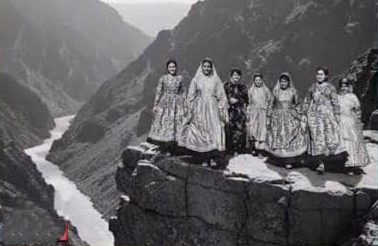 تراژدی غرورآفرین زنان لر در تاریخ ایران، راز قلعه گلاب و زنان قهرمان