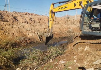 لایروبی و پاکسازی گستردهٔ محوطه هوانیروز / شهرداری مسجدسلیمان به مقابله با خطرات احتمالی آب‌های سطحی رفت