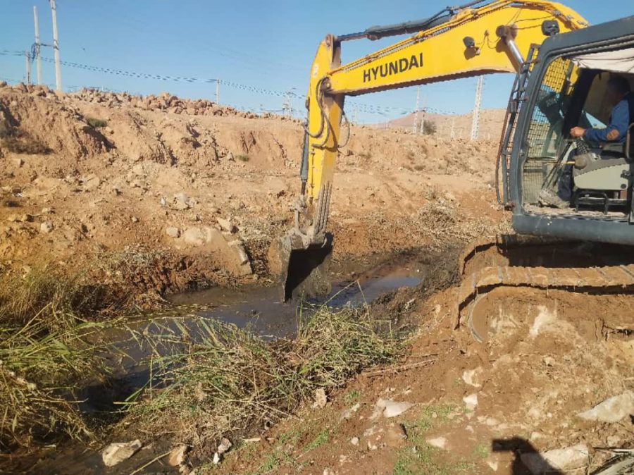 لایروبی و پاکسازی گستردهٔ محوطه هوانیروز / شهرداری مسجدسلیمان به مقابله با خطرات احتمالی آب‌های سطحی رفت