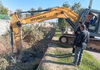 لایروبی کانال جنب پایانه ولیعصر در مسجدسلیمان