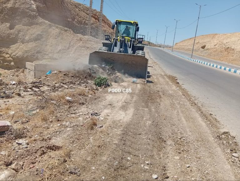 پاکسازی و نخاله‌برداری مسیر شیخ مندنی تا بلوار دوم شهری در مسجدسلیمان