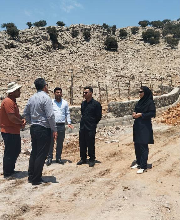بازدید میدانی بخشدار چلو از پروژه‌های عمرانی روستای کردف؛ تأکید بر تسریع در اجرای طرح‌های توسعه‌ای