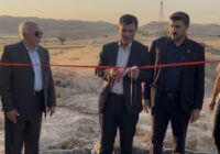 افتتاح چمن مصنوعی منطقه تلبزان مسجدسلیمان با حضور فرماندار و با پیگیری‌های نماینده مردم