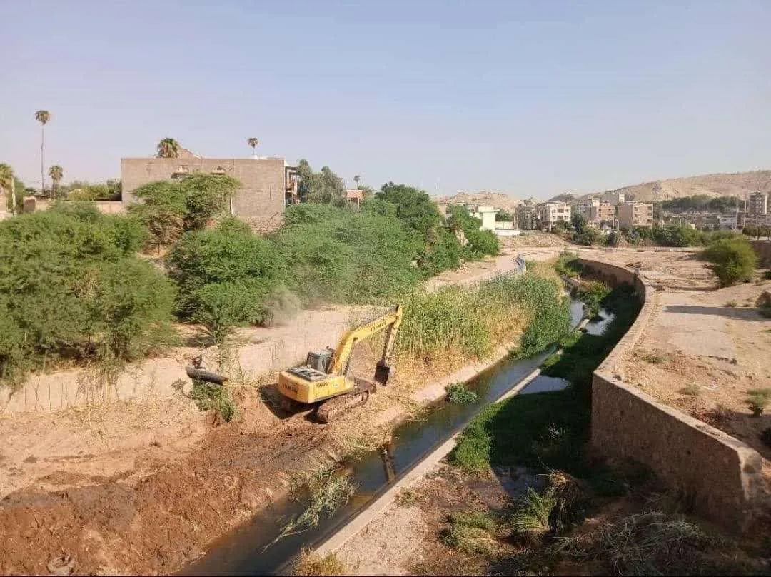 عملیات لایروبی دره سبز مسجدسلیمان کلید خورد؛  آماده‌سازی شهر برای فصل بارندگی