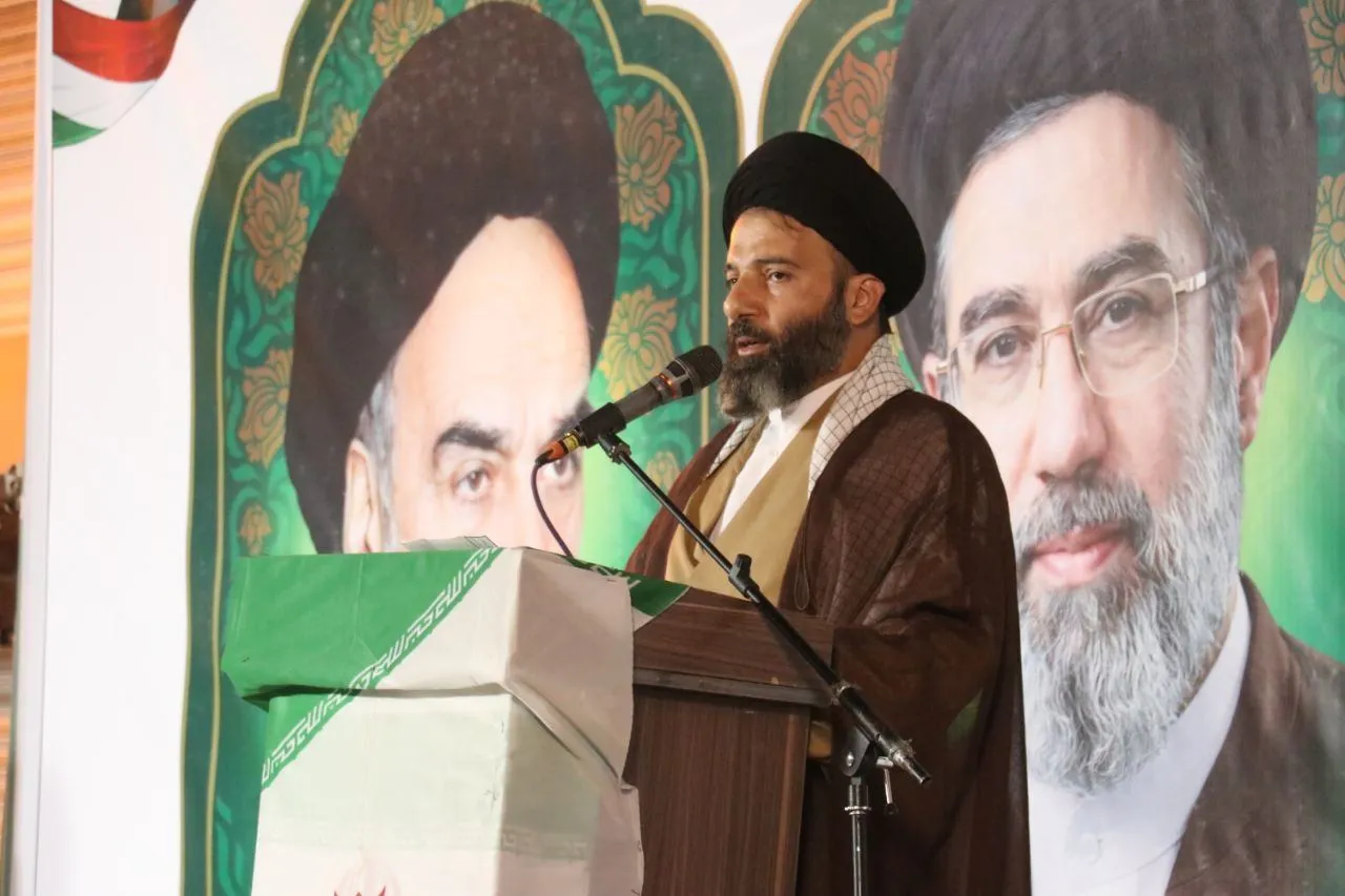 دویستمین شب ایستادگی مردم مسجدسلیمان در میدان مقاومت؛ تأکید امام جمعه بر هوشیاری در برابر توطئه‌های دشمن