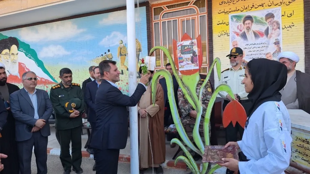زنگ «ایثار و مقاومت» آغاز سال تحصیلی در مسجدسلیمان به صدا درآمد